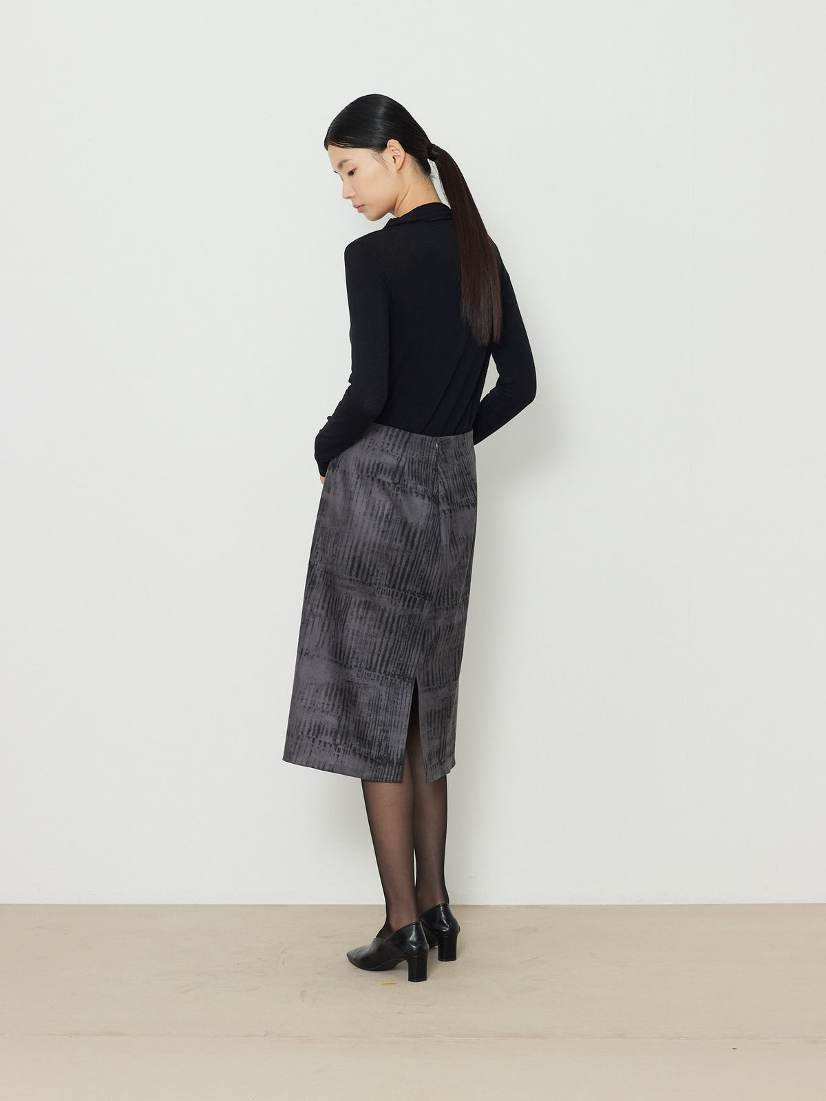 PRINTED SUEDE SKIRT [GRAY] 12