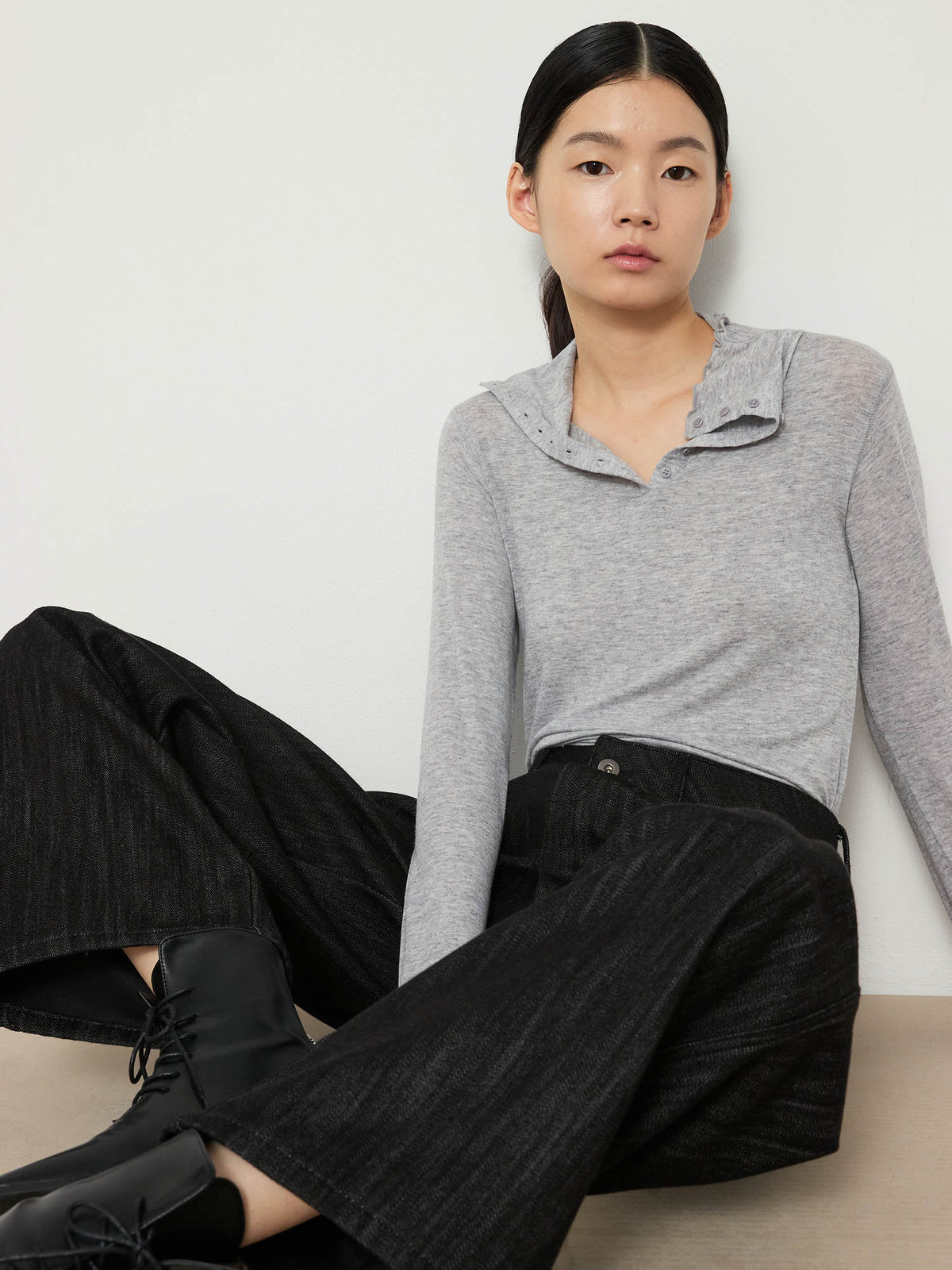 BUTTON TURTLENECK TOP [GRAY] 10