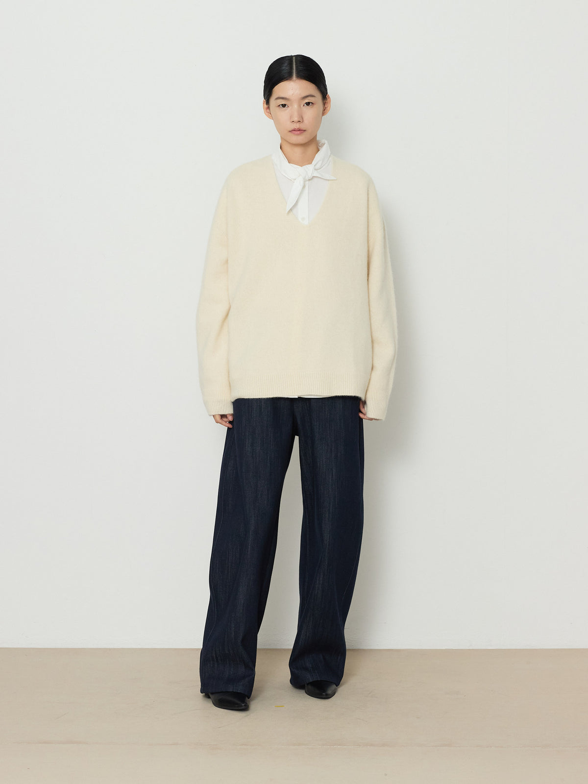 DEEP V-NECK BLEND KNIT [CREAM] 9