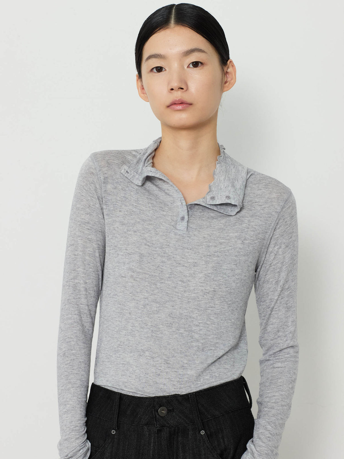 BUTTON TURTLENECK TOP [GRAY] 5