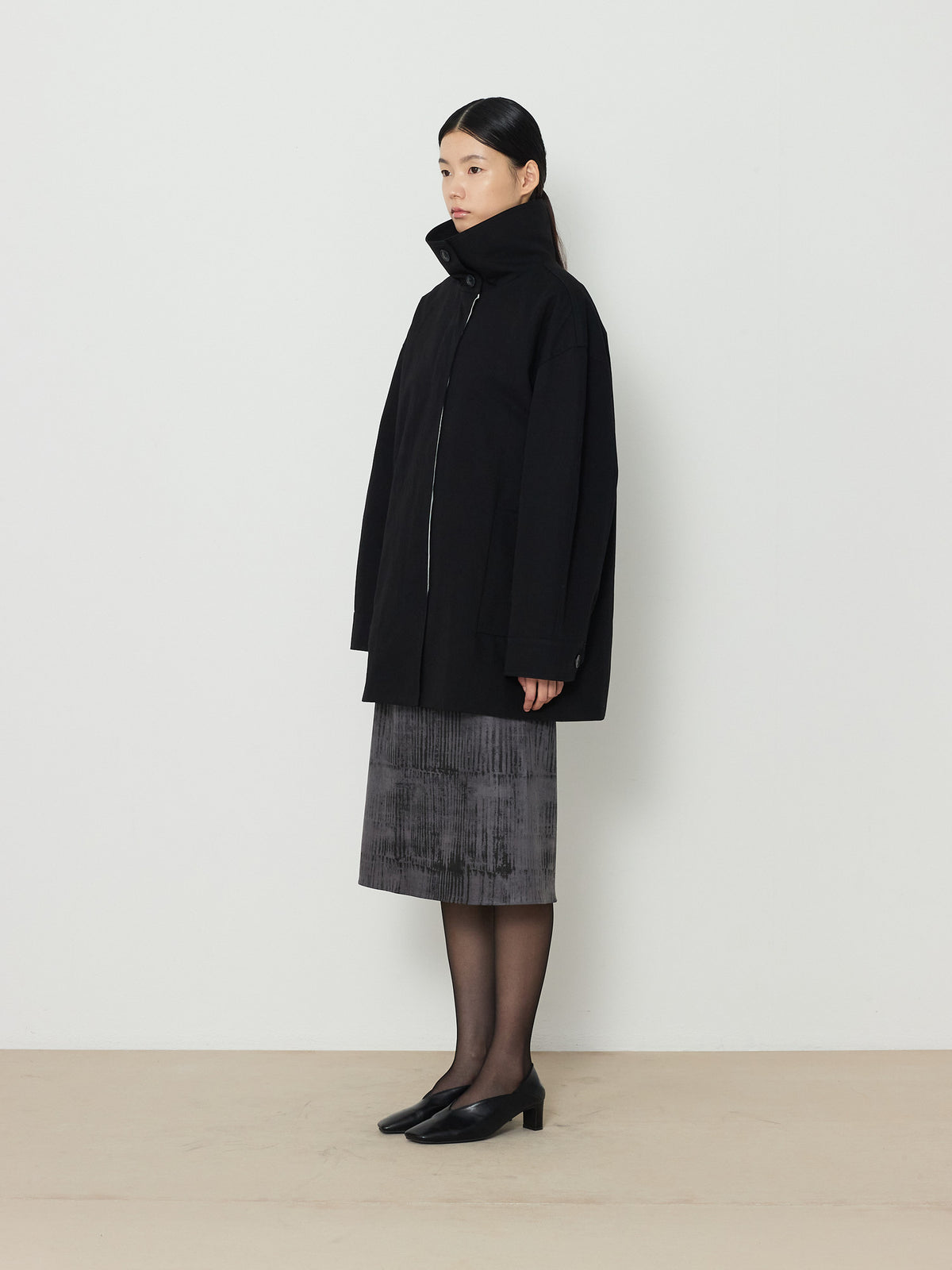HIDDEN BUTTON HALF TRENCH COAT [BLACK] 2