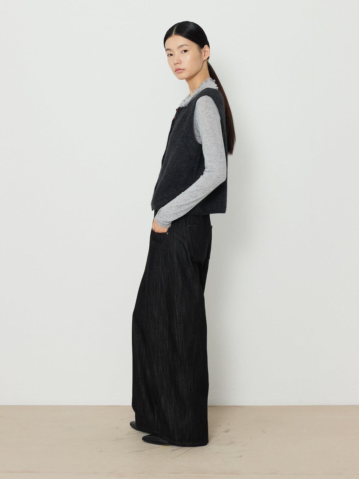 ALPACA BLEND KNIT VEST [CHARCOAL] 13
