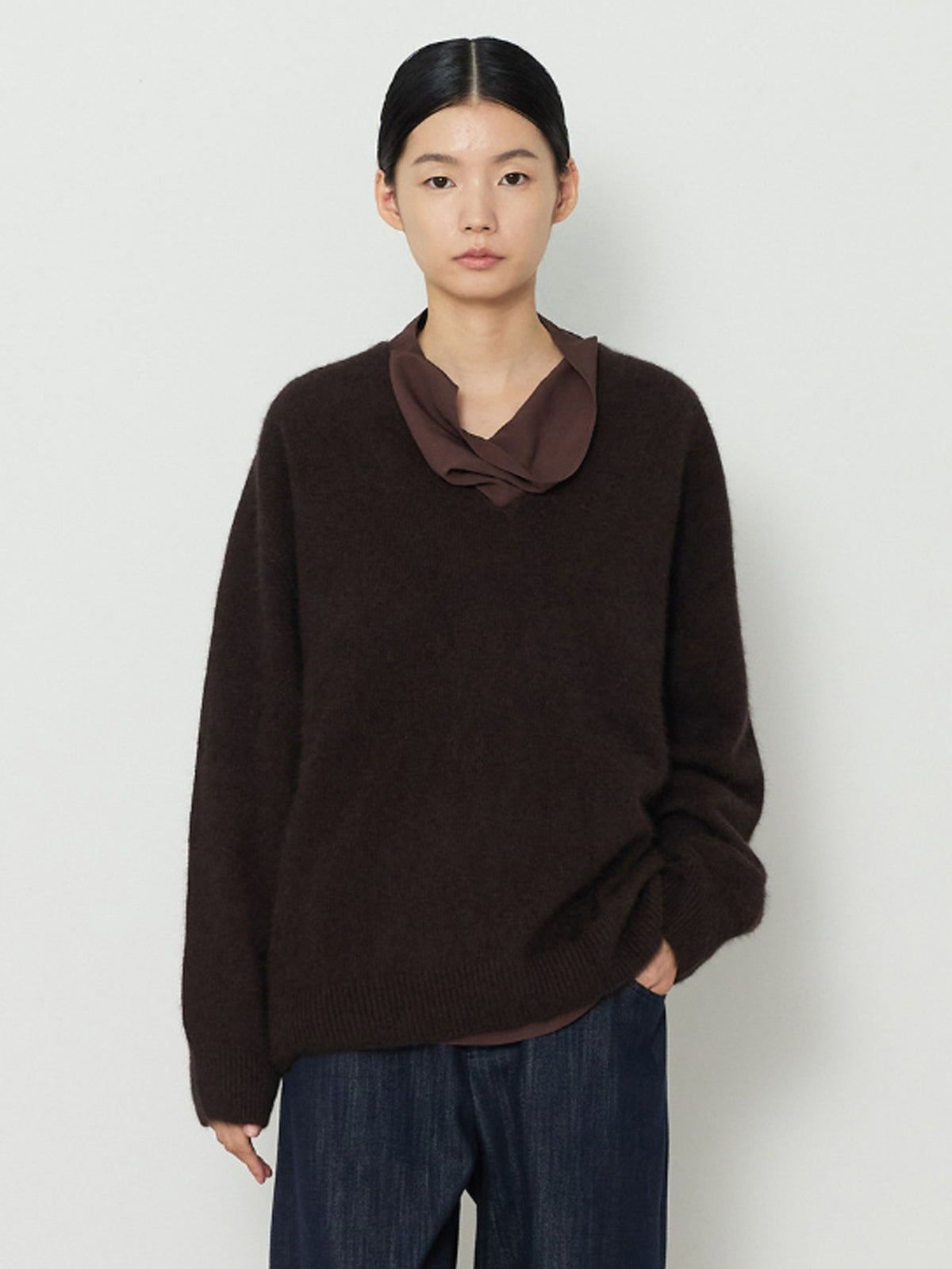 DEEP V-NECK BLEND KNIT [BROWN]