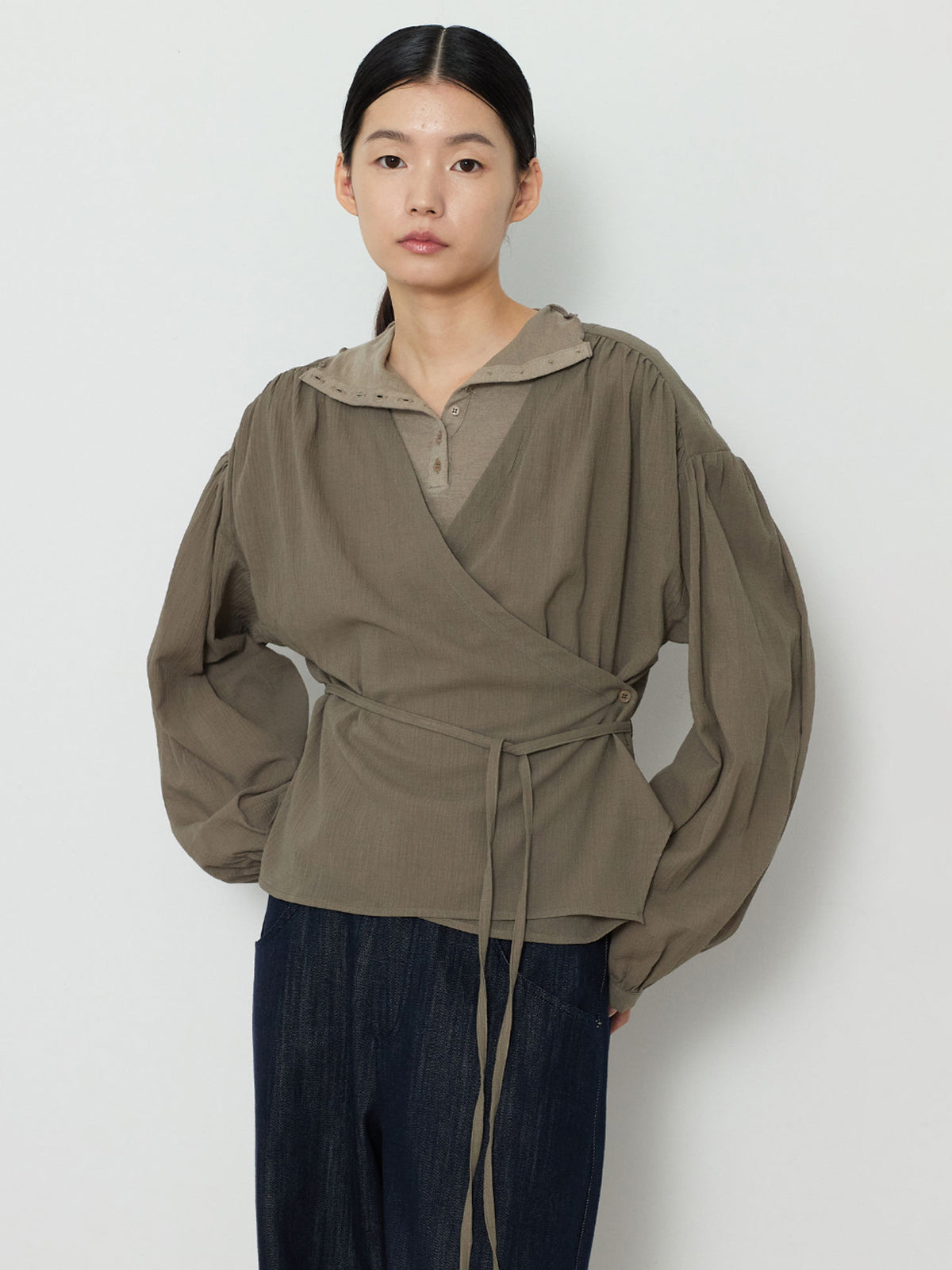 WRAP CARDIGAN BUTTON BLOUSE [KHAKI]
