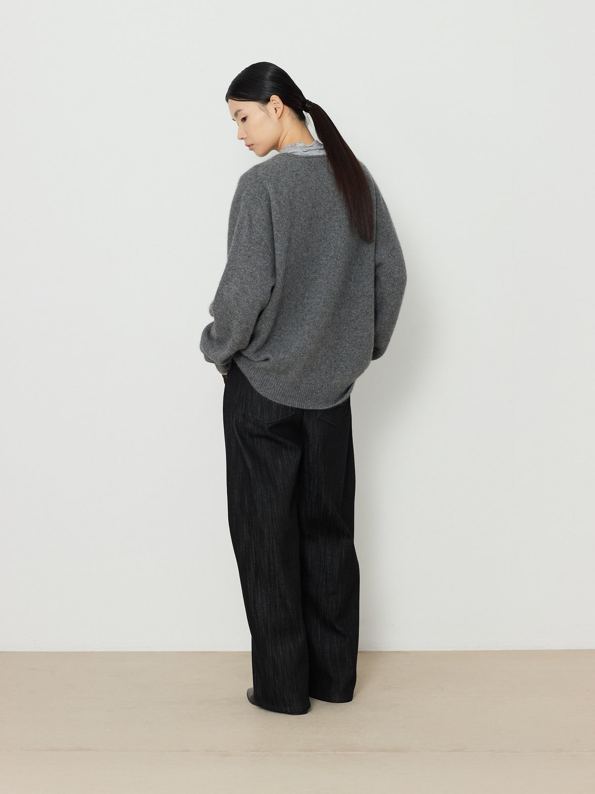 DEEP V-NECK BLEND KNIT [GRAY] 11