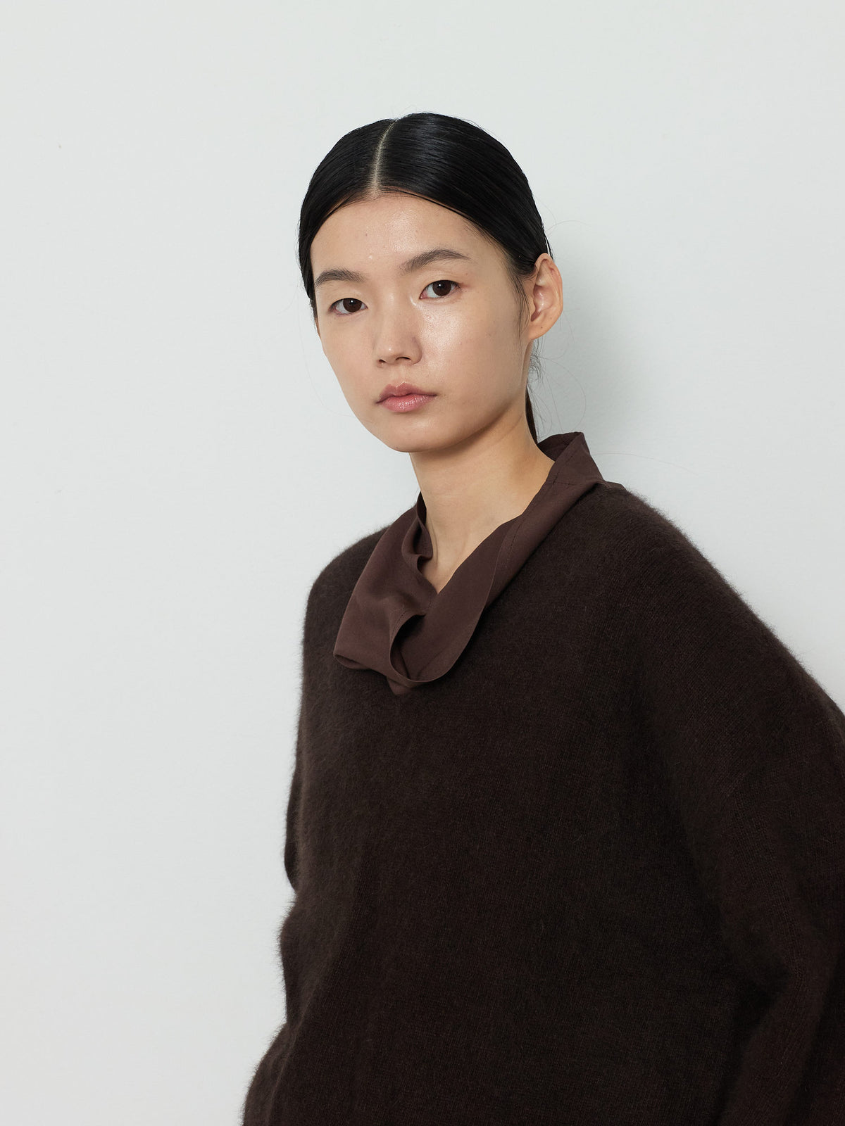 DEEP V-NECK BLEND KNIT [BROWN] 7