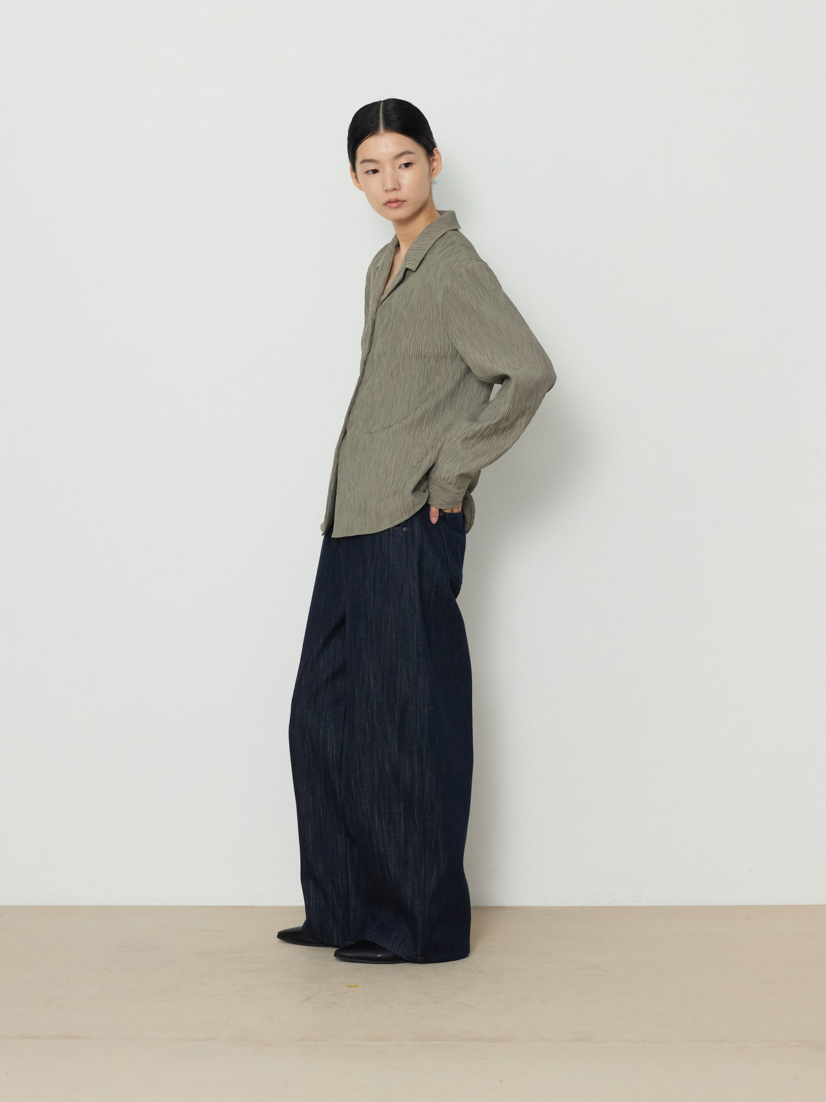 OPEN COLLAR PLEATS SHIRTS [LIGHT KHAKI] 11