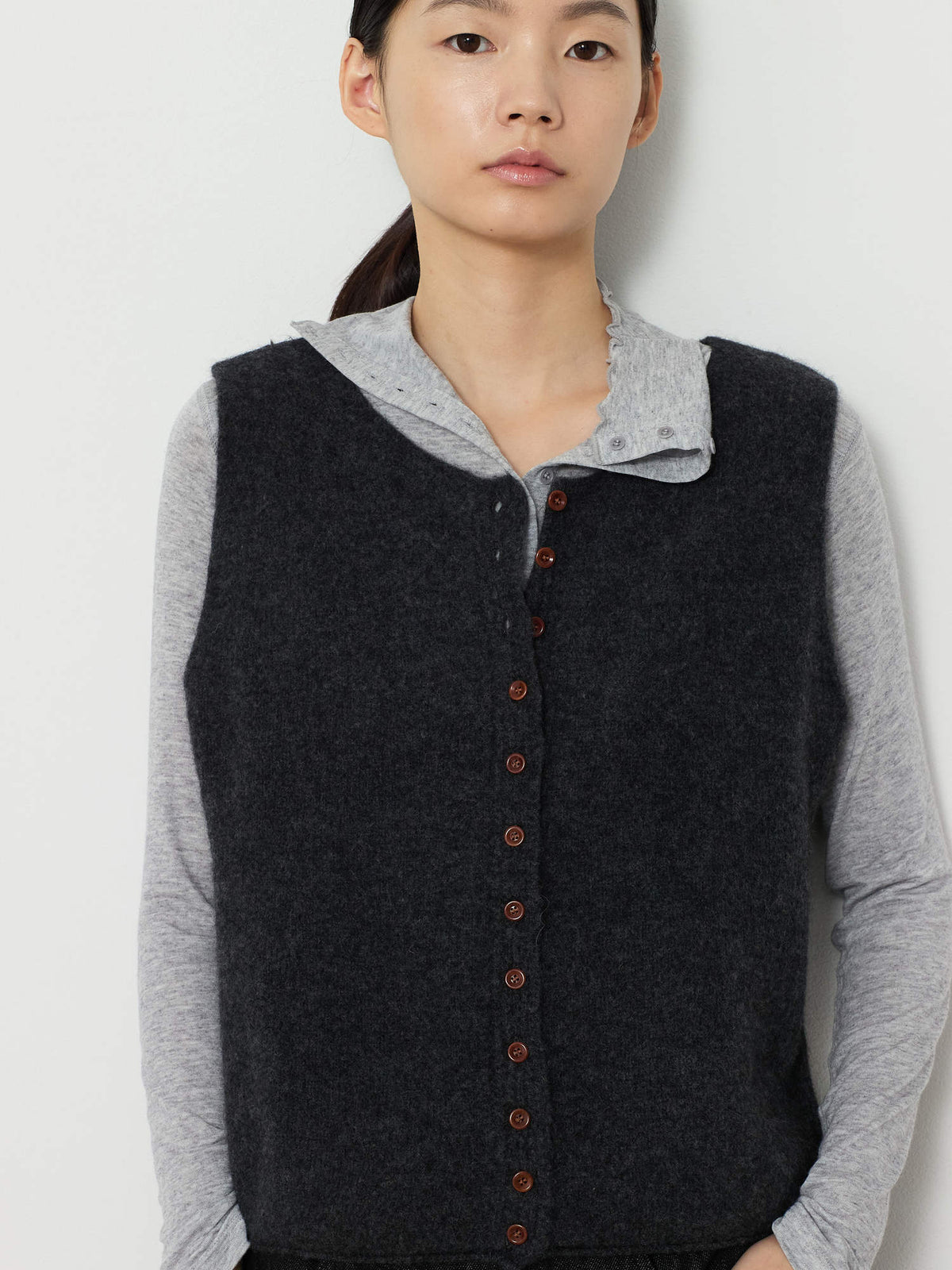 BUTTON TURTLENECK TOP [GRAY] 13