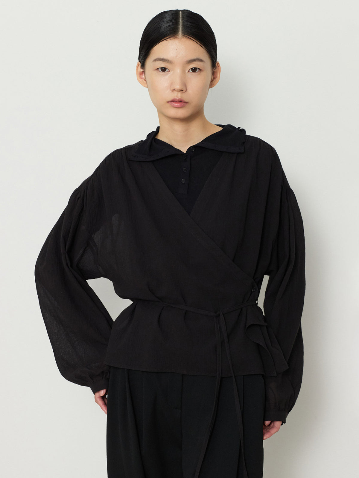 WRAP CARDIGAN BUTTON BLOUSE [BLACK]