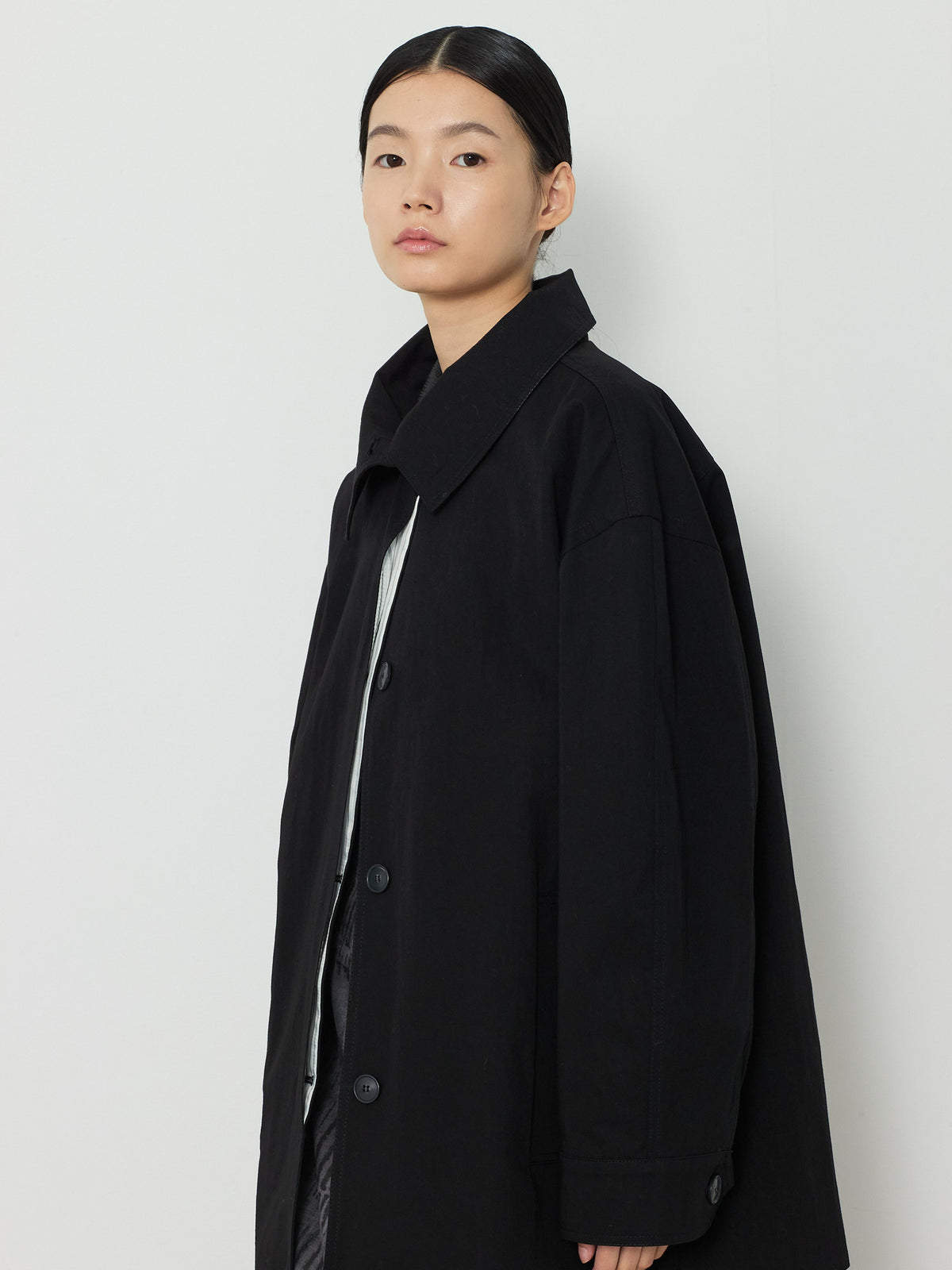 HIDDEN BUTTON HALF TRENCH COAT [BLACK] 9
