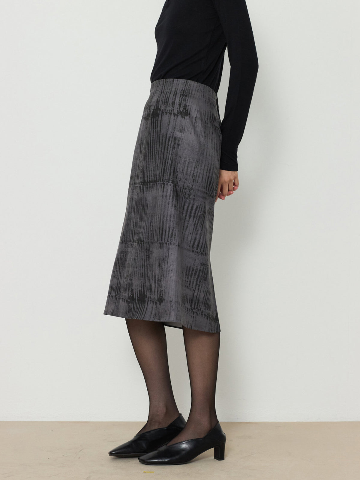 PRINTED SUEDE SKIRT [GRAY]