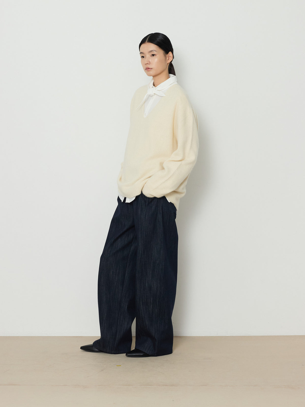 DEEP V-NECK BLEND KNIT [CREAM] 12