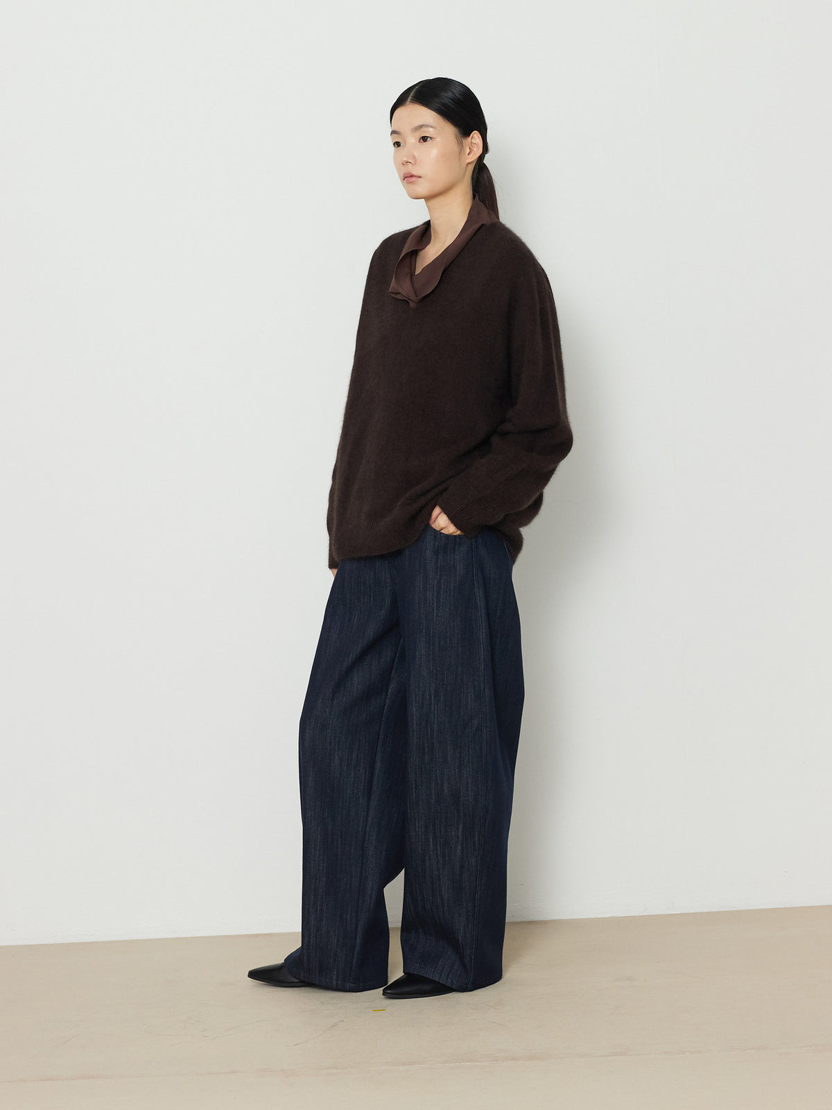 DEEP V-NECK BLEND KNIT [BROWN] 11