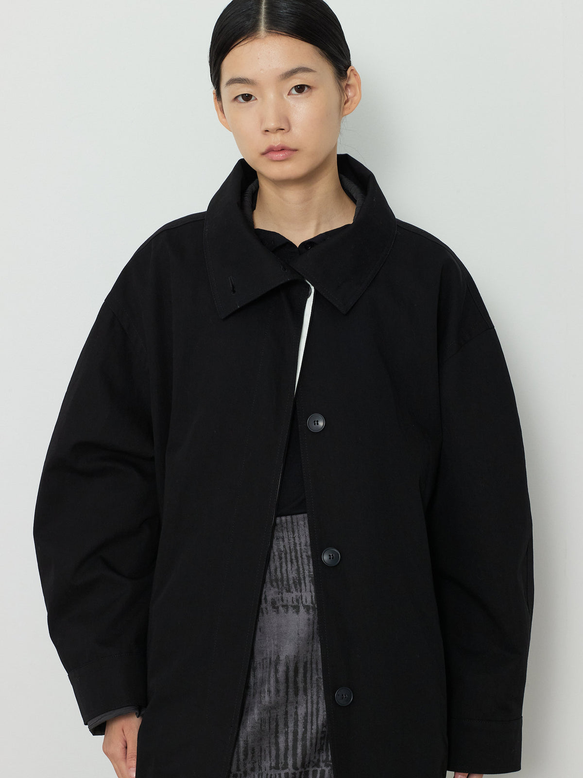 HIDDEN BUTTON HALF TRENCH COAT [BLACK] 8