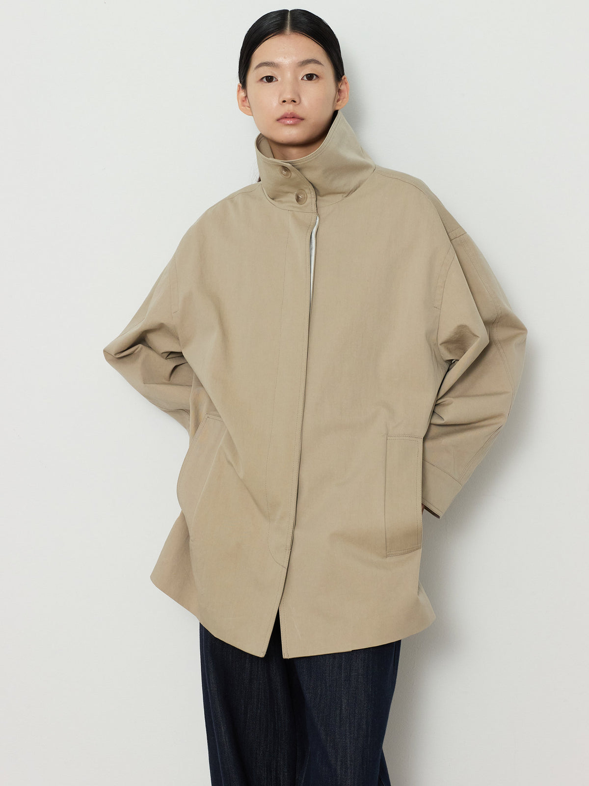 HIDDEN BUTTON HALF TRENCH COAT [BEIGE] 4