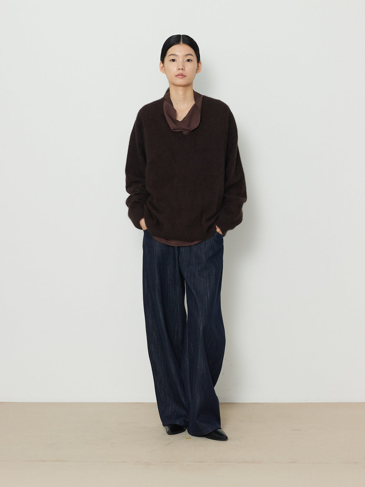DEEP V-NECK BLEND KNIT [BROWN] 10