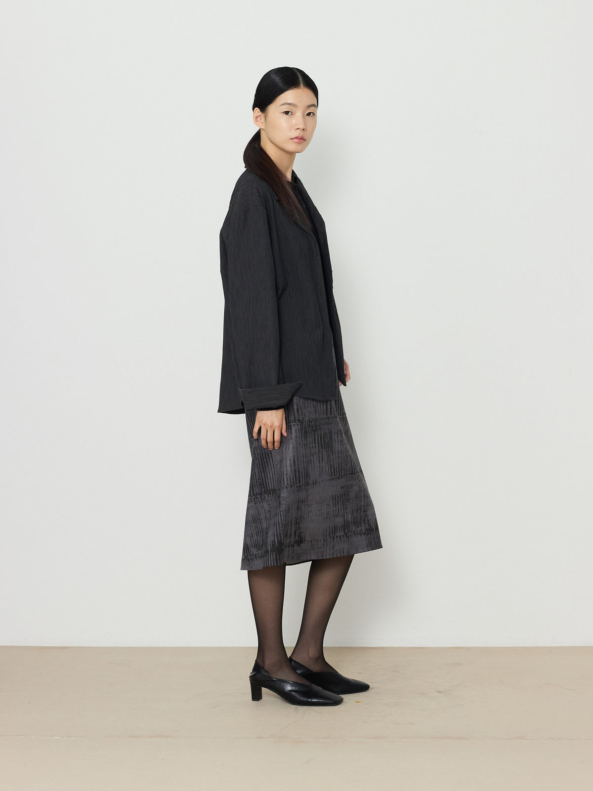 OPEN COLLAR PLEATS SHIRTS [CHARCOAL] 3