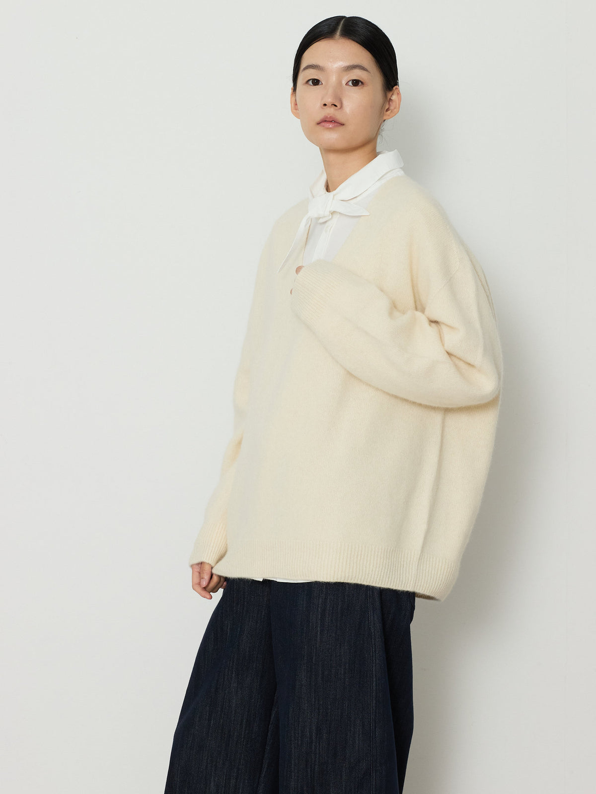 DEEP V-NECK BLEND KNIT [CREAM] 7