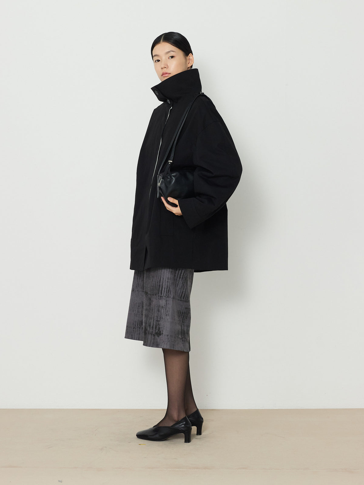 HIDDEN BUTTON HALF TRENCH COAT [BLACK] 18