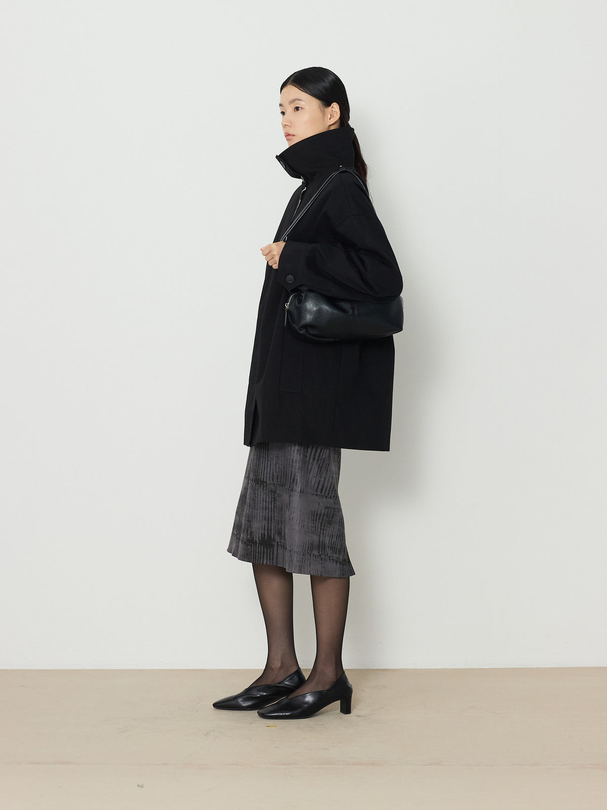 HIDDEN BUTTON HALF TRENCH COAT [BLACK] 17