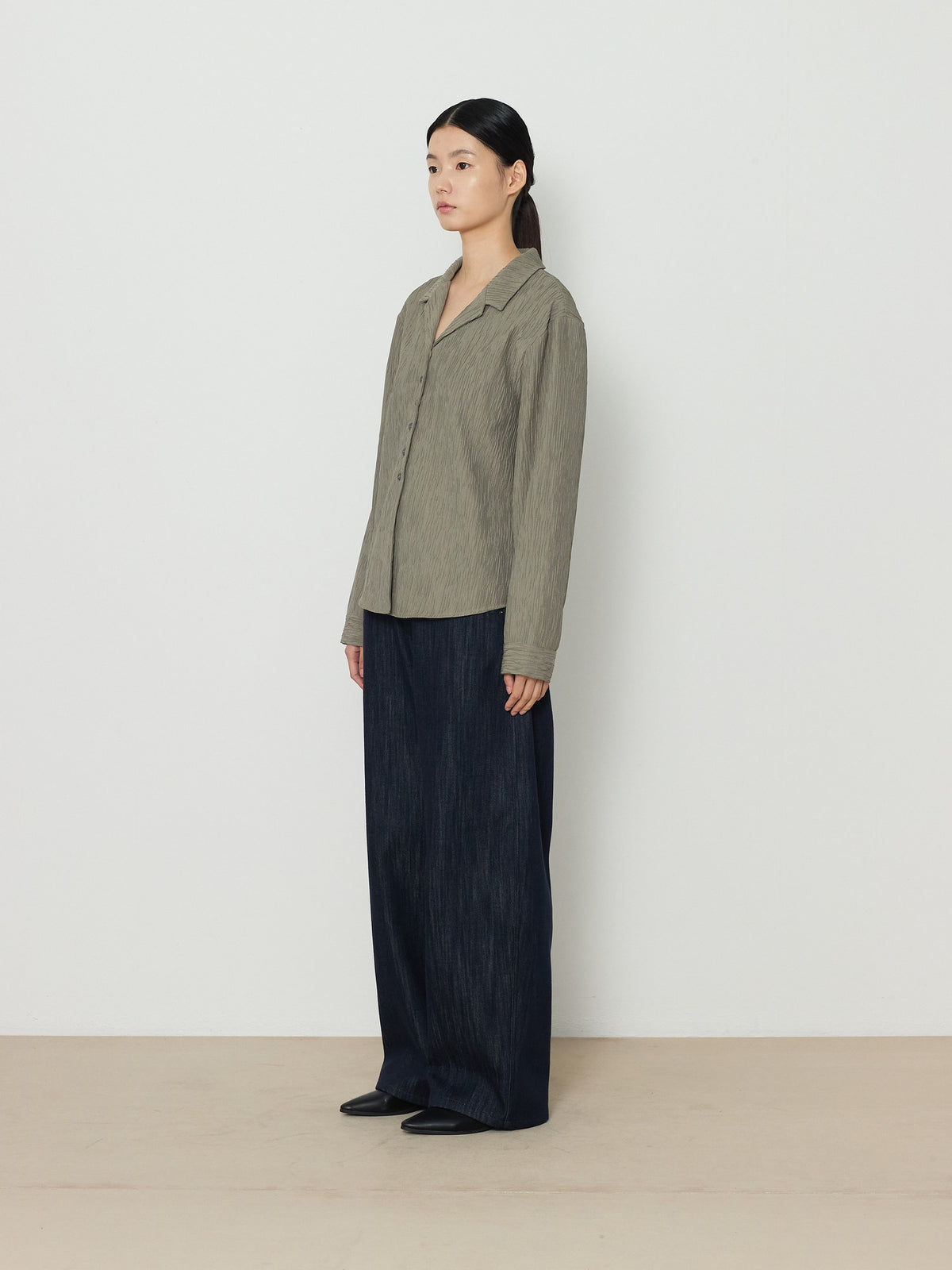 OPEN COLLAR PLEATS SHIRTS [LIGHT KHAKI] 2