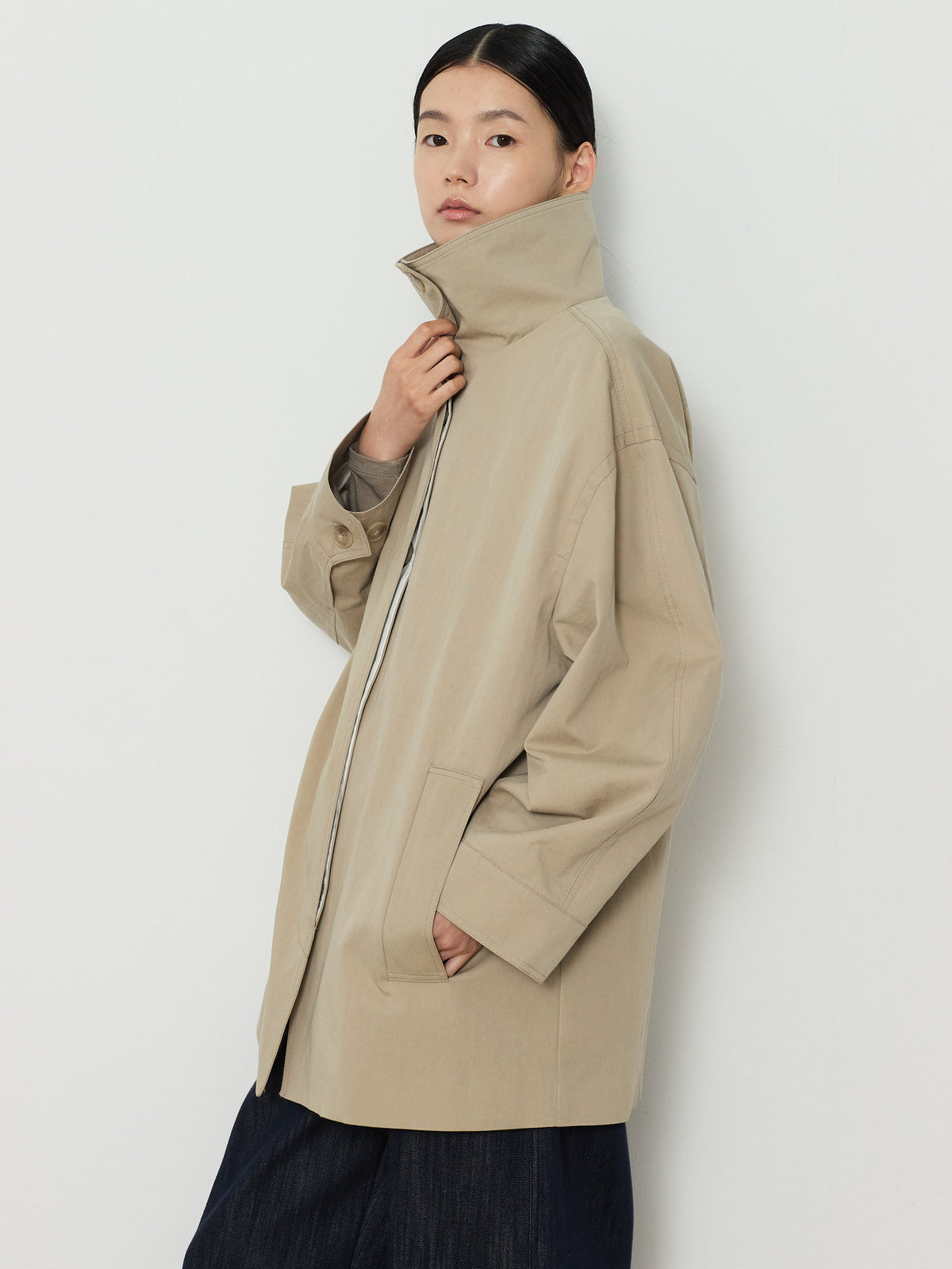 HIDDEN BUTTON HALF TRENCH COAT [BEIGE] 5