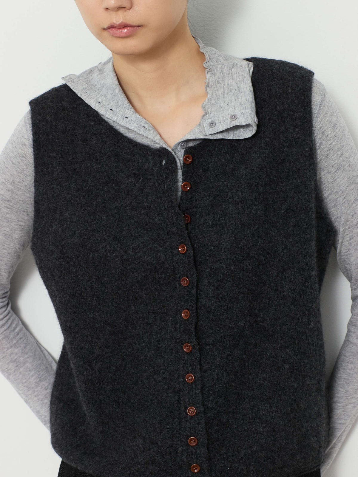 ALPACA BLEND KNIT VEST [CHARCOAL] 9