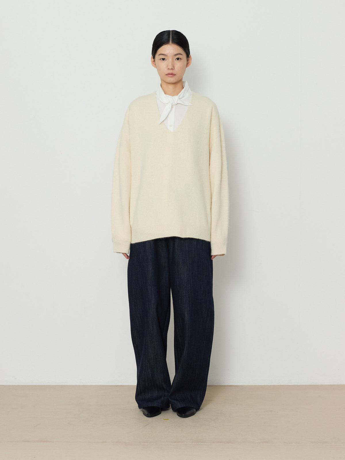 DEEP V-NECK BLEND KNIT [CREAM] 1