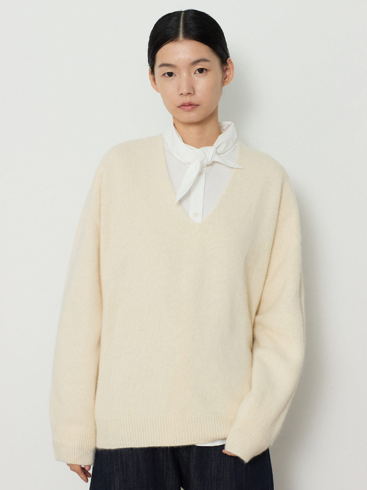 DEEP V-NECK BLEND KNIT [CREAM]