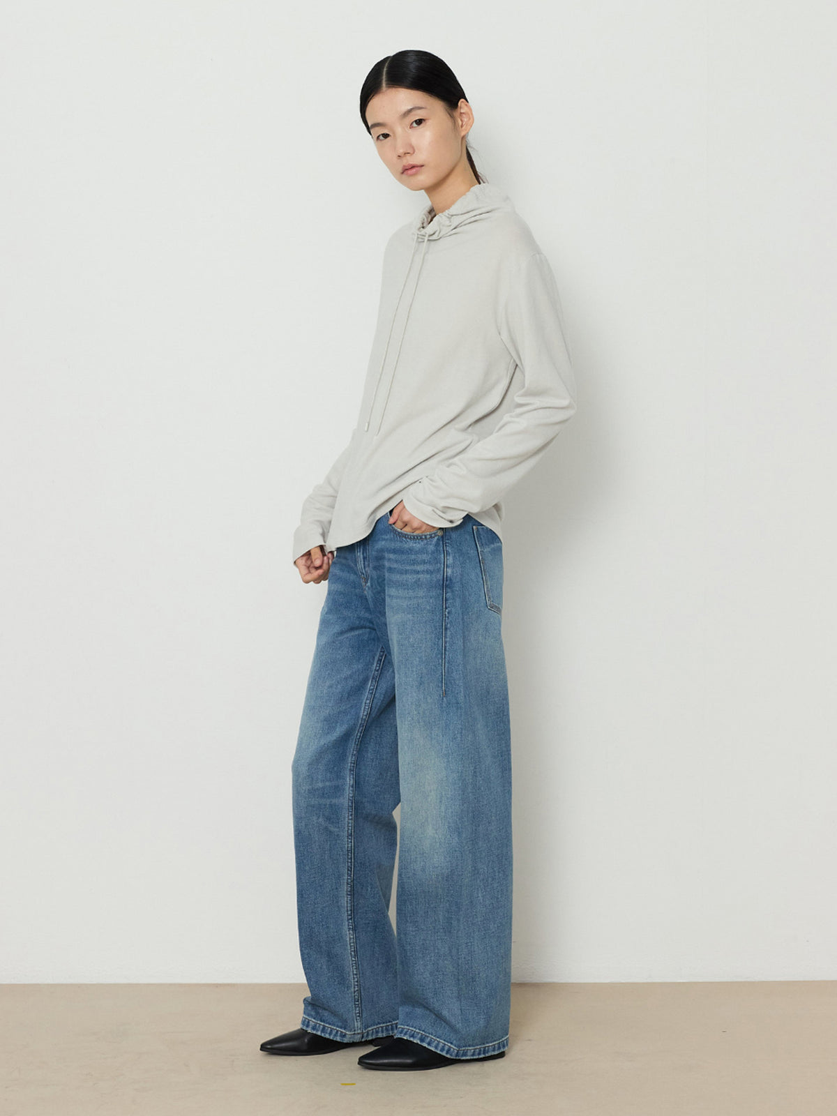 SALT WASHED STRAIGHT DENIM PANTS [MEDIUM BLUE]