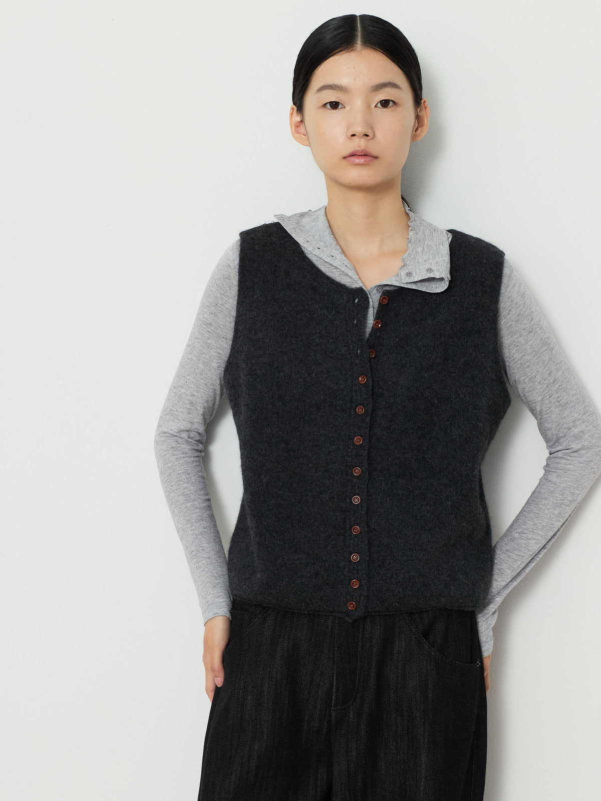 ALPACA BLEND KNIT VEST [CHARCOAL] 5